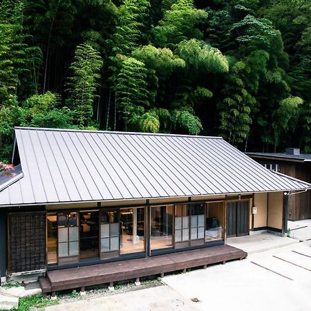 山の中の一棟貸切宿 五番地 Nambu (Yamanashi) Exterior foto